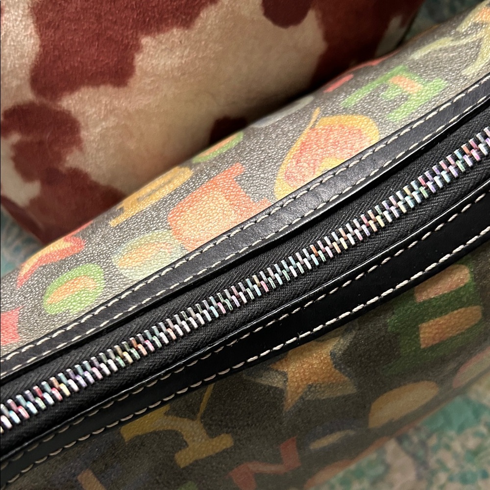 Dooney & Bourke Y2K Vintage Graffiti Doodle Crayon shoulder bag - Picture 3 of 10